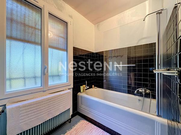 Maison spacieuse à vendre à Nérac avec 6 chambres et grand terrain