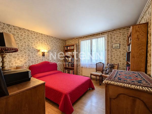 Maison spacieuse à vendre à Nérac avec 6 chambres et grand terrain