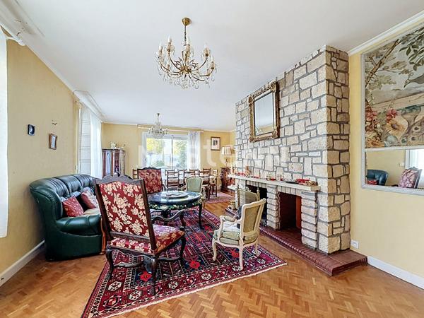 Maison spacieuse à vendre à Nérac avec 6 chambres et grand terrain