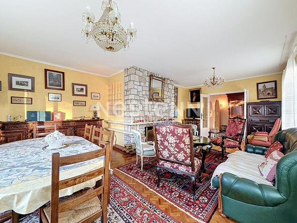 Maison spacieuse à vendre à Nérac avec 6 chambres et grand terrain
