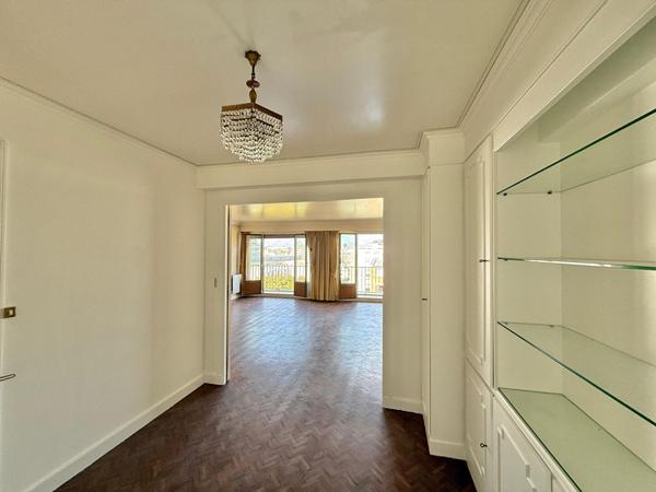 APPARTEMENT FAMILIAL 5 pièces   avec BALCON-PARKING-CAVE