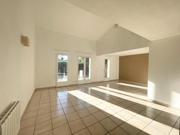 PESSAC -Haut Leveque - Maison à étage - 100m2 - 3ch - Jardin - Garage