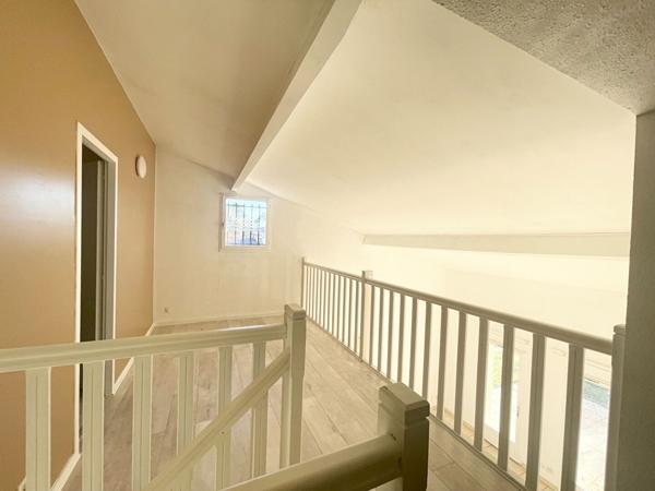 PESSAC -Haut Leveque - Maison à étage - 100m2 - 3ch - Jardin - Garage