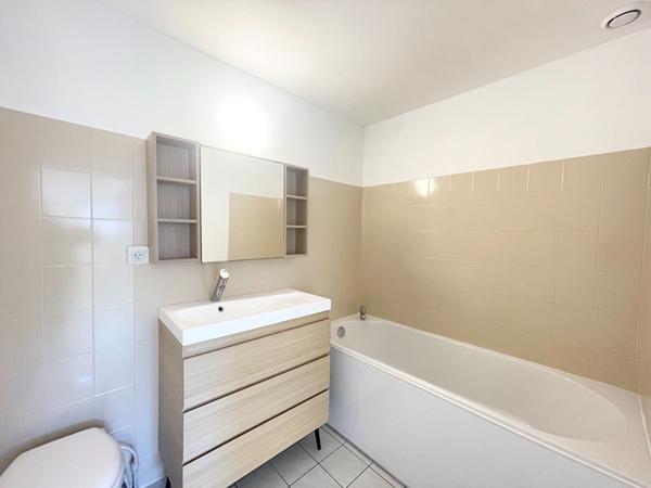 PESSAC -Haut Leveque - Maison à étage - 100m2 - 3ch - Jardin - Garage