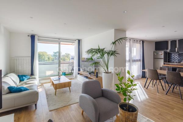 CAEN centre - Grand T2 lumineux avec terrasses et box fermé - 63.80 m2 - 1 chambre - 5ème étage avec ascenseur -