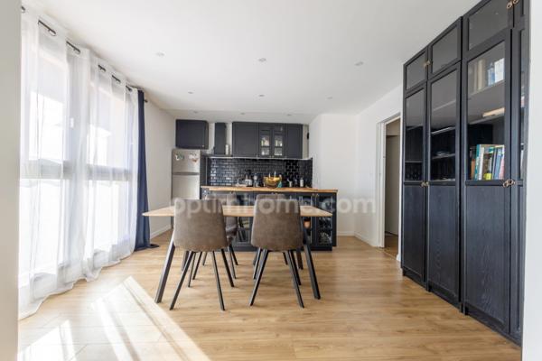 CAEN centre - Grand T2 lumineux avec terrasses et box fermé - 63.80 m2 - 1 chambre - 5ème étage avec ascenseur -