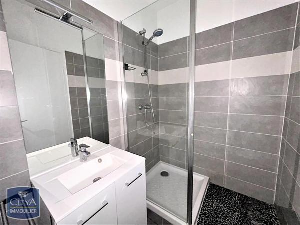 Appartement à louer 1 pièce 27.85m²