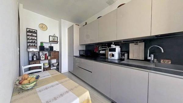 A VENDRE: NICE RIQUIER 3/4 PIÈCES 85m² - DERNIER ÉTAGE - TERRASSE 9m² - CAVE