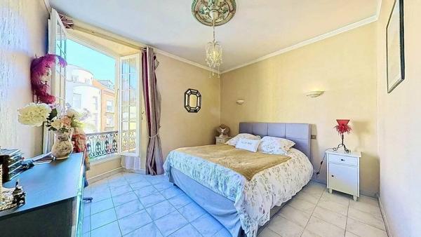 A VENDRE: NICE RIQUIER 3/4 PIÈCES 85m² - DERNIER ÉTAGE - TERRASSE 9m² - CAVE