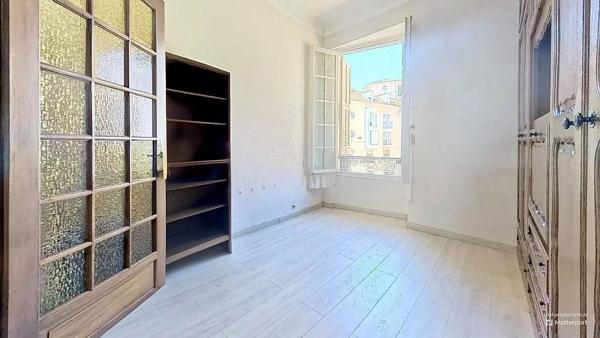 A VENDRE: NICE RIQUIER 3/4 PIÈCES 85m² - DERNIER ÉTAGE - TERRASSE 9m² - CAVE
