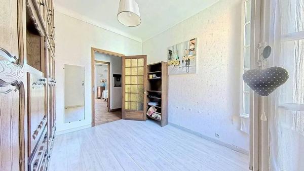 A VENDRE: NICE RIQUIER 3/4 PIÈCES 85m² - DERNIER ÉTAGE - TERRASSE 9m² - CAVE