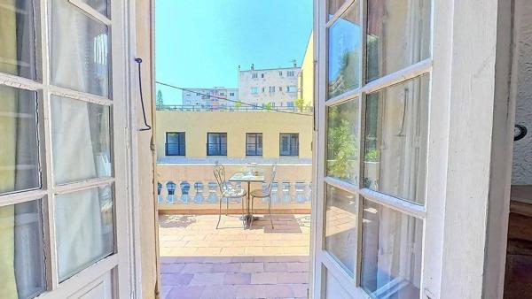 A VENDRE: NICE RIQUIER 3/4 PIÈCES 85m² - DERNIER ÉTAGE - TERRASSE 9m² - CAVE