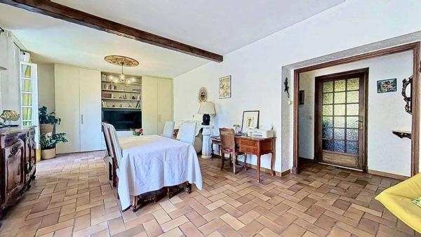 A VENDRE: NICE RIQUIER 3/4 PIÈCES 85m² - DERNIER ÉTAGE - TERRASSE 9m² - CAVE