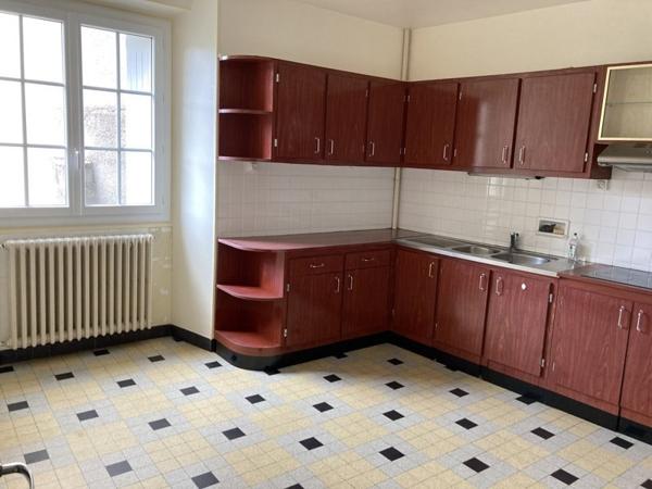 Immeuble à vendre |  La Souterraine |  180 m²