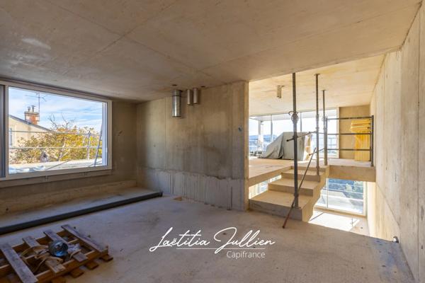 Dpt Bouches du Rhône (13), à vendre MARSEILLE 8EME ARRONDISSEMENT Villa moderne T5 de 250m² - Terrain de 700m² Vue panoramique - Quartier du Carré d'OR - Haut de Périer