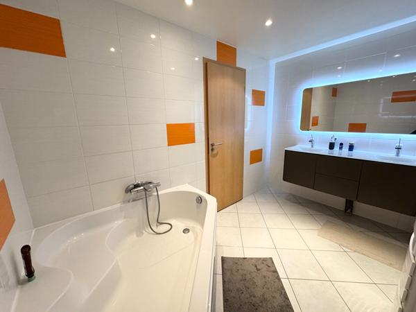 Maison en pierre, dans le vieux-village de Crolles de 137 m² avec jardin de 350 m²