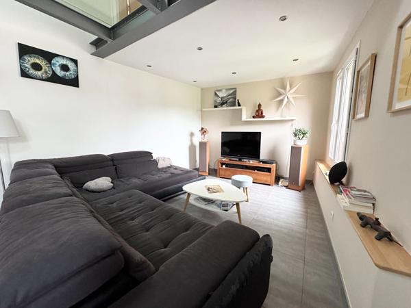 Maison en pierre, dans le vieux-village de Crolles de 137 m² avec jardin de 350 m²