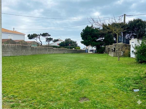 Unique : terrain de 977 m2 à 100 m de la corniche de Sion/St Hilaire de Riez