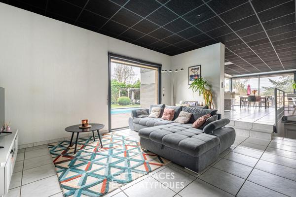 Maison d’architecte singulière avec piscine