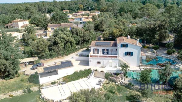 LORGUES grande villa 6 chambres sur 3828 m² avec piscine et vue