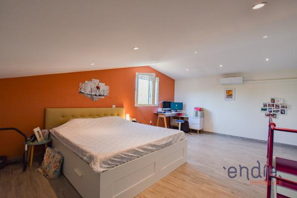 LORGUES grande villa 6 chambres sur 3828 m² avec piscine et vue