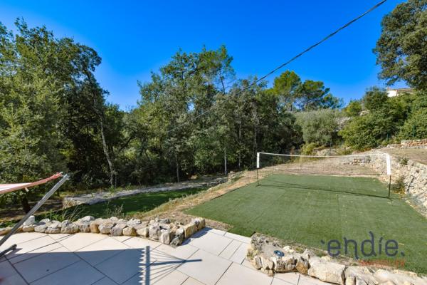 LORGUES grande villa 6 chambres sur 3828 m² avec piscine et vue