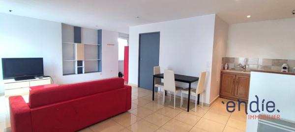 Studio 38 m² rénové à vendre à VICHY