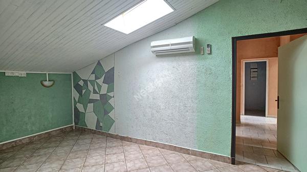 A vendre, à Pompiey, jolie maison en pierre avec un appartement, un parc clôturé, un puit et des dépendances de 110m².