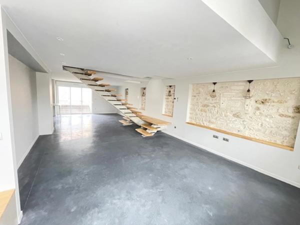 Bureau standing neuf; trés bonne visibilité et confort