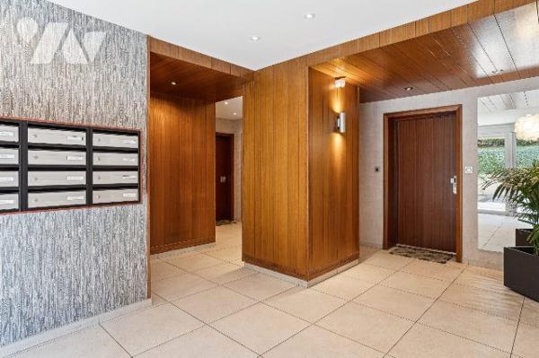 APPARTEMENT FAMILIAL TRAVERSANT LUMINEUX