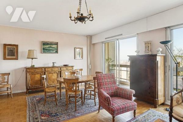 APPARTEMENT FAMILIAL TRAVERSANT LUMINEUX