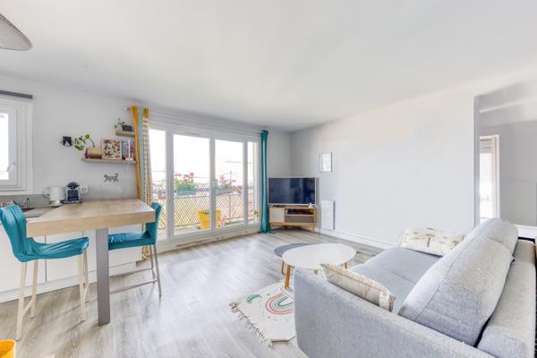 Issy-les-Moulineaux (92130) Dernier étage avec vue !