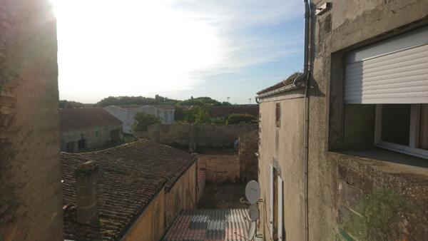 Location appartement Gemozac : 457 € - AJP Immobilier Pons