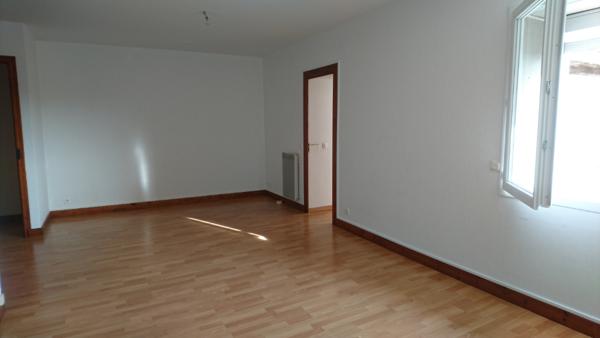Location appartement Gemozac : 457 € - AJP Immobilier Pons