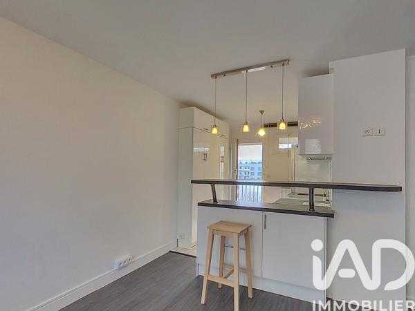 Location appartement 1 pièce 28 m² Paris 20