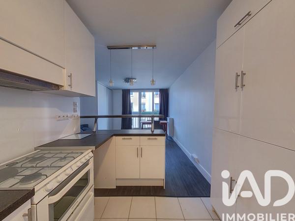 Location appartement 1 pièce 28 m² Paris 20