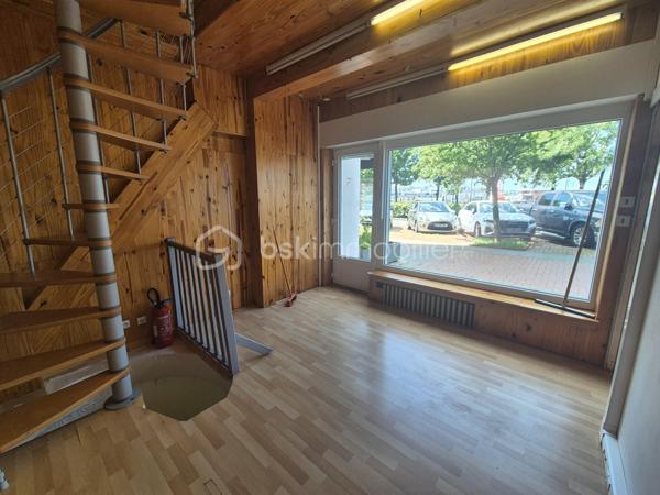 Local d activites de 35 m²