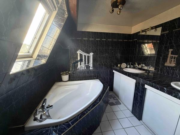 Le Blanc-Mesnil (93150) Magnifique Maison sans mitoyenneté