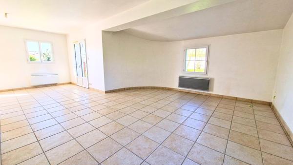 A proximité immédiate du centre-ville, au calme.