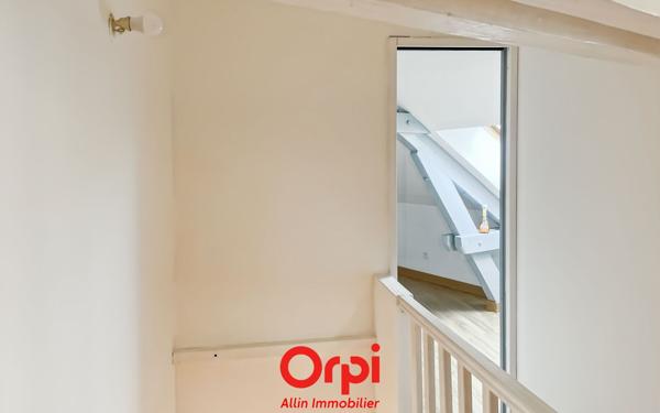 Appartement à vendre    3 pièces •  Désertines