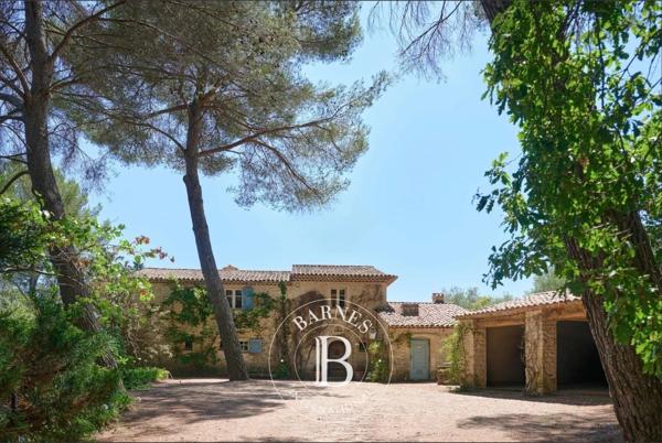 Mougins, Villa 11 Chambres -  600 m² à vendre