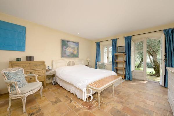 Mougins, Villa 11 Chambres -  600 m² à vendre