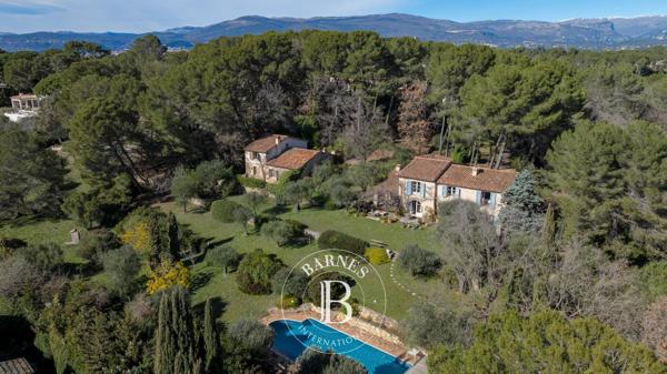 Mougins, Villa 11 Chambres -  600 m² à vendre