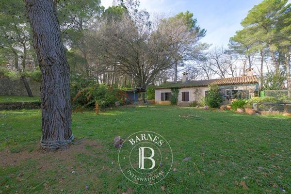 Mougins, Villa 11 Chambres -  600 m² à vendre