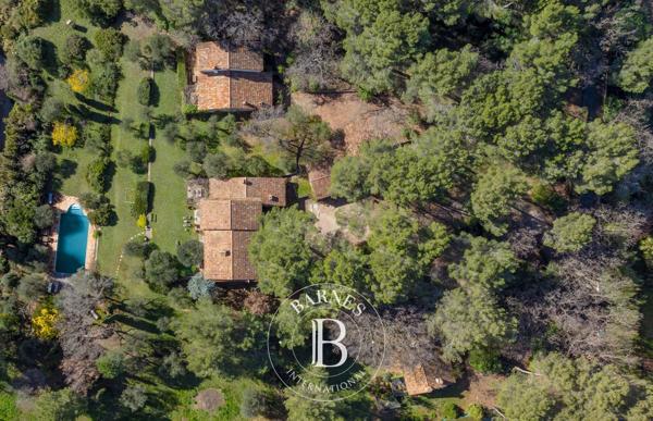 Mougins, Villa 11 Chambres -  600 m² à vendre