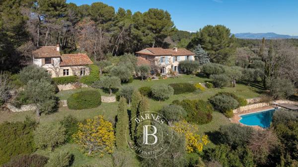 Mougins, Villa 11 Chambres -  600 m² à vendre