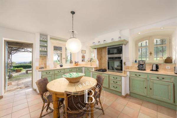 Mougins, Villa 11 Chambres -  600 m² à vendre