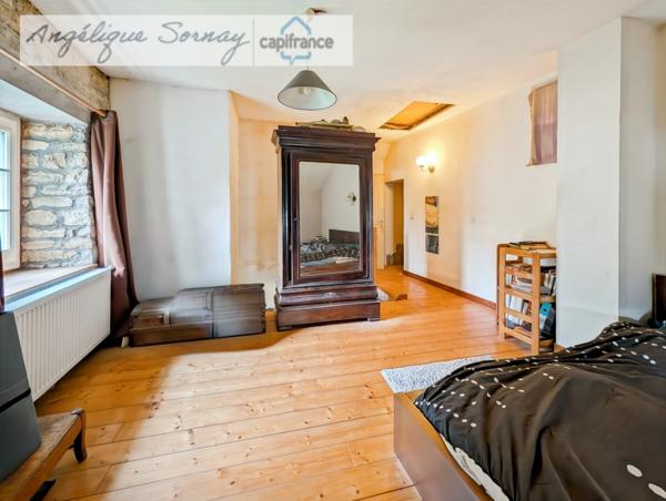 Maison de caractère en pierre – Baume-les-Messieurs (Jura)