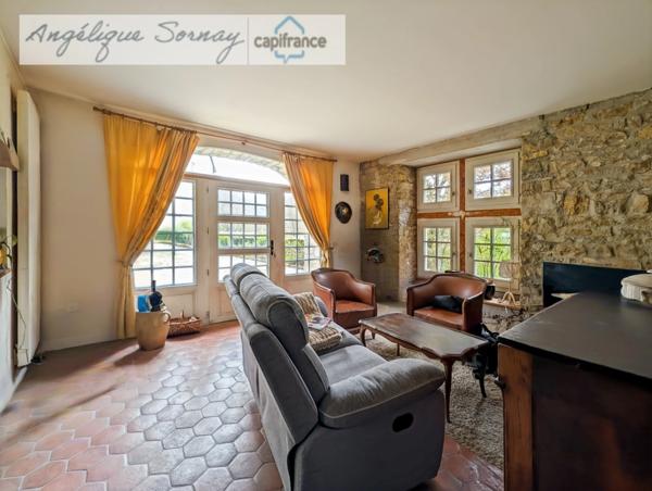 Maison de caractère en pierre – Baume-les-Messieurs (Jura)