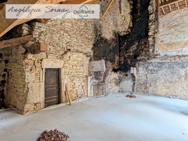 Maison de caractère en pierre – Baume-les-Messieurs (Jura)